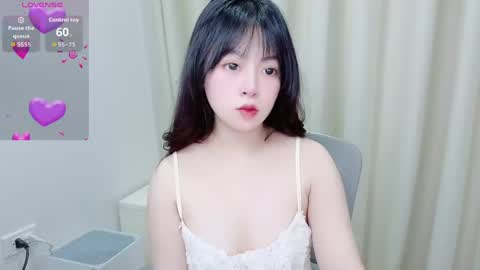 Snapshot of minaaaa69879 chatting on June 5, 2026, 8:09 am Na online show from June 5, 2026, 8:09 am