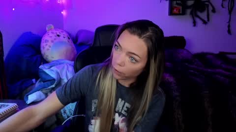 Mindy Mars online show from January 3, 2025, 12:41 pm