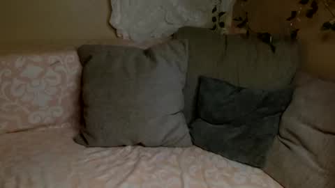 Mindy online show from April 16, 2026, 3:51 am