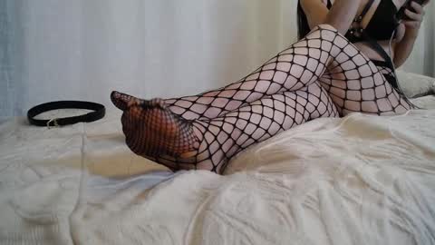 Snapshot of mindyourmanners_ chatting on October 12, 2025, 3:05 am mindyourmanners_ online show from October 12, 2025, 3:05 am