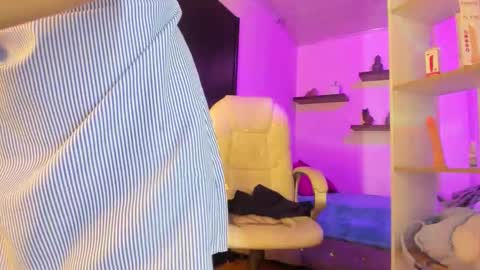 Snapshot of miniadelf chatting on February 9, 2026, 8:46 pm miniadelf online show from February 9, 2026, 8:46 pm