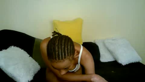 Snapshot of minieme001 chatting on March 2, 2026, 4:36 am minieme001 online show from March 2, 2026, 4:36 am