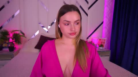 Snapshot of minifox_ chatting on October 30, 2025, 8:05 am minifox_ online show from October 30, 2025, 8:05 am