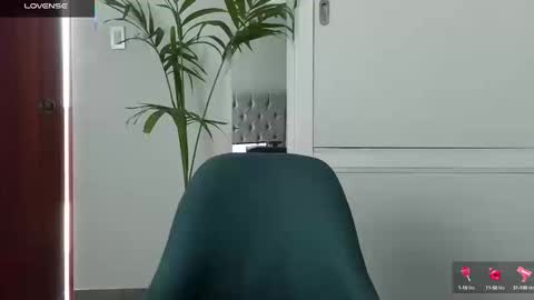   Mini Mila Kunis ft Ashton Katchero. Follow me to stay in touch  online show from September 19, 2025, 4:18 pm