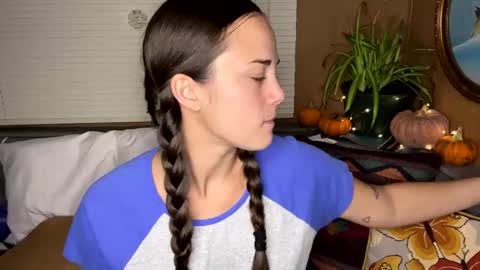 minimaggie online show from October 18, 2025, 1:08 am