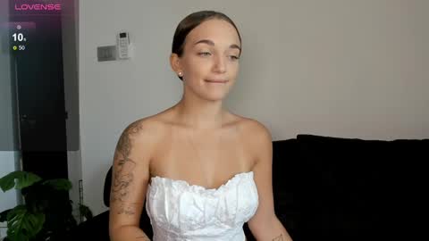 Snapshot of minimaia chatting on March 5, 2025, 2:03 am Maya online show from March 5, 2025, 2:03 am