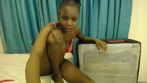 Snapshot of minnie_lila chatting on October 12, 2025, 3:11 pm Lila online show from October 12, 2025, 3:11 pm