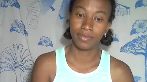 minouch211907 online show from December 18, 2025, 1:00 am