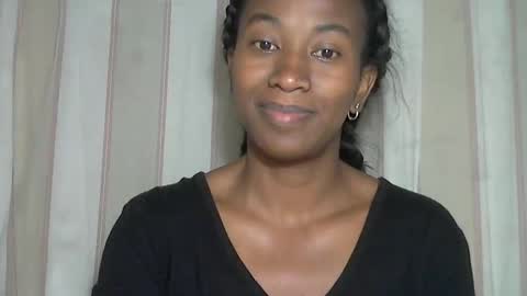 minouch211907 online show from January 7, 2026, 10:56 pm