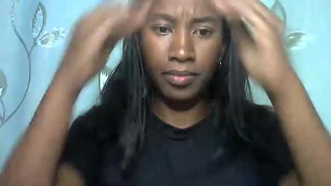 minouch211907 online show from April 12, 2026, 4:01 pm