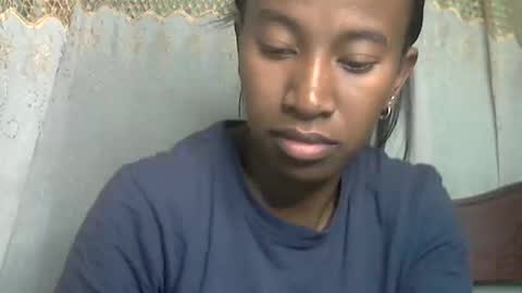 minouch211907 online show from June 6, 2026, 11:42 pm