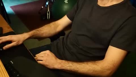 mintmagnificent online show from November 5, 2025, 7:25 pm