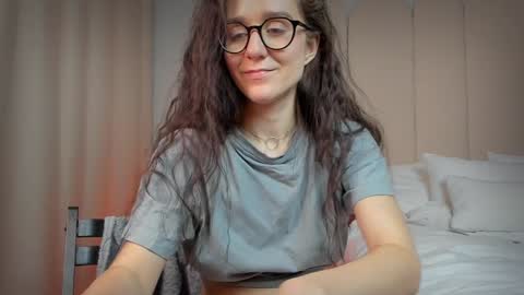 Snapshot of mira_kraviz chatting on February 2, 2025, 11:21 pm Mira online show from February 2, 2025, 11:21 pm