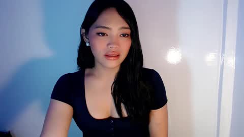 Snapshot of mira_luna222 chatting on December 18, 2024, 11:30 pm Mira Bella online show from December 18, 2024, 11:30 pm