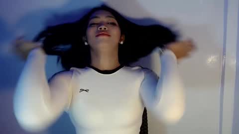 Snapshot of mira_luna222 chatting on December 21, 2024, 11:45 pm Mira Bella online show from December 21, 2024, 11:45 pm