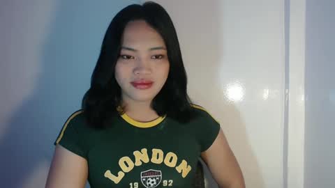 Snapshot of mira_luna222 chatting on March 6, 2025, 6:52 am Mira Bella online show from March 6, 2025, 6:52 am