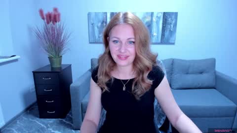 Snapshot of mira_whites chatting on February 6, 2025, 4:03 pm Mira online show from February 6, 2025, 4:03 pm
