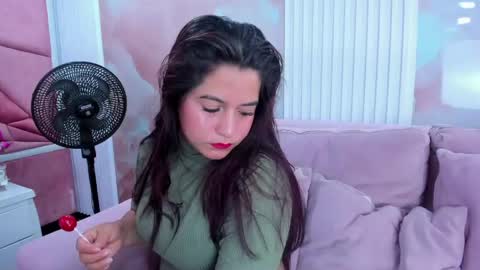 mirabella_miller online show from May 29, 2026, 1:42 pm
