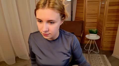 Aki online show from April 22, 2026, 1:23 pm