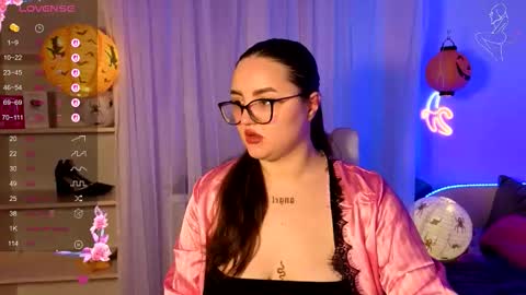Snapshot of miraluccian chatting on October 19, 2025, 6:41 pm miraluccian online show from October 19, 2025, 6:41 pm