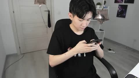              online show from January 22, 2025, 1:42 am