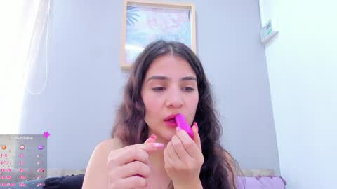 Snapshot of miranda_doll_ chatting on January 13, 2025, 6:16 pm online show from January 13, 2025, 6:16 pm