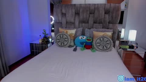 Miranda online show from February 9, 2025, 2:17 am