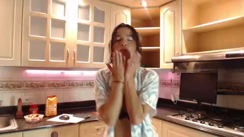 Miranda Larsson online show from May 15, 2026, 12:45 pm