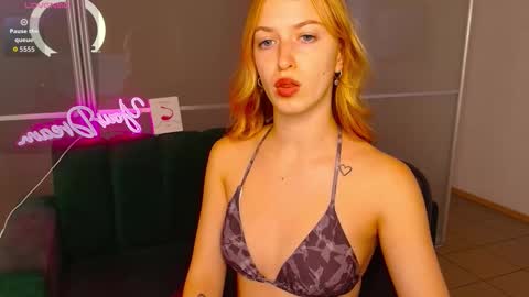 Snapshot of mirandamayers chatting on September 19, 2025, 11:44 am MirandaMayers online show from September 19, 2025, 11:44 am