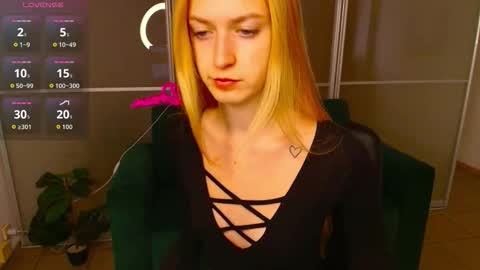 Snapshot of mirandamayers chatting on September 30, 2025, 12:10 pm MirandaMayers online show from September 30, 2025, 12:10 pm