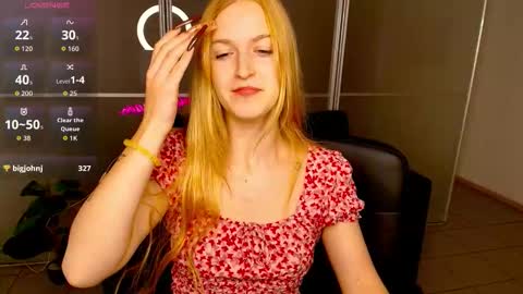 Snapshot of mirandamayers chatting on October 17, 2025, 5:43 am MirandaMayers online show from October 17, 2025, 5:43 am