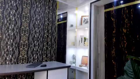 Snapshot of mirandarossi chatting on October 1, 2025, 2:50 am Miranda online show from October 1, 2025, 2:50 am