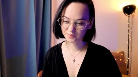 MiraSkyy online show from November 18, 2025, 4:22 pm