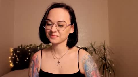 MiraSkyy online show from November 29, 2025, 3:48 pm