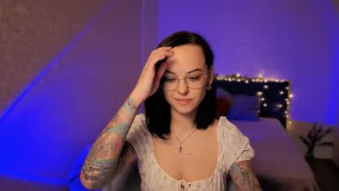 MiraSkyy online show from April 30, 2026, 2:34 pm