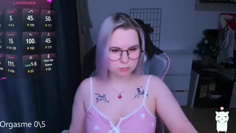 Kira online show from March 27, 2026, 9:03 pm