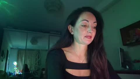 Snapshot of mirelisse chatting on April 29, 2026, 7:42 pm Christina online show from April 29, 2026, 7:42 pm