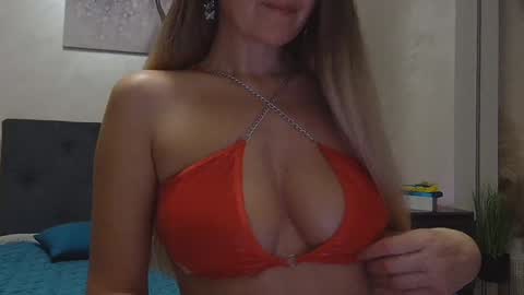 miriam04 online show from December 3, 2024, 9:56 pm