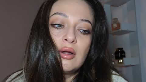 Snapshot of mirrabelleee chatting on February 4, 2026, 8:20 am Mirrabelle online show from February 4, 2026, 8:20 am