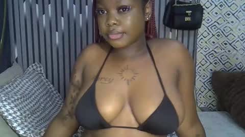 mirror_254 online show from October 6, 2025, 11:29 am