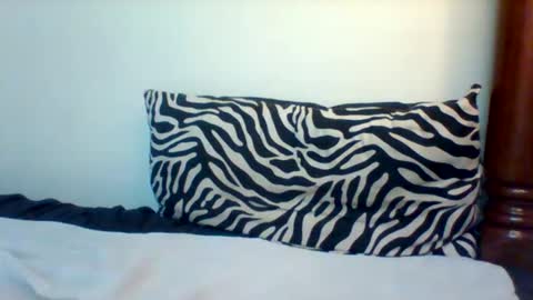 miss440 online show from November 8, 2025, 4:18 pm