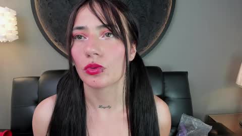 Snapshot of miss___charlotte chatting on December 20, 2024, 6:13 pm Charlotte online show from December 20, 2024, 6:13 pm