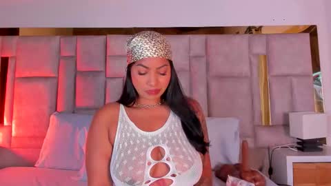 Miss Abigail  online show from November 5, 2025, 2:17 pm