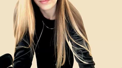 Angelina online show from September 23, 2025, 6:05 am