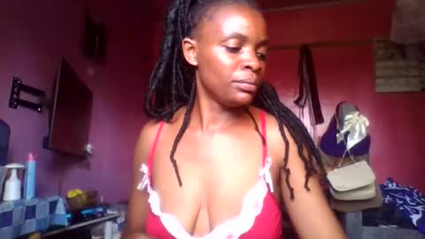 miss_belllo online show from April 13, 2026, 11:05 am