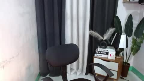 miss_catherinex online show from June 4, 2026, 7:25 am