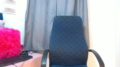 Snapshot of miss_cuteface chatting on October 18, 2025, 9:26 pm miss_cuteface online show from October 18, 2025, 9:26 pm