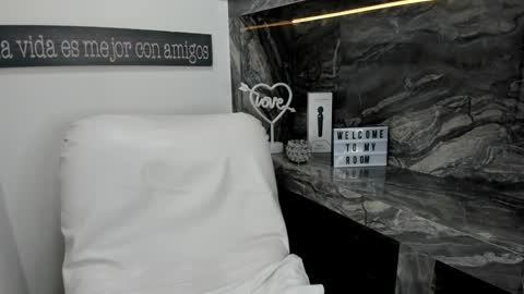 Danika online show from February 5, 2025, 11:02 am