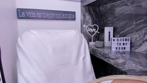 Danika online show from September 15, 2025, 11:10 am