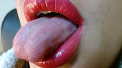 Miss Evoleth online show from December 22, 2025, 8:33 am